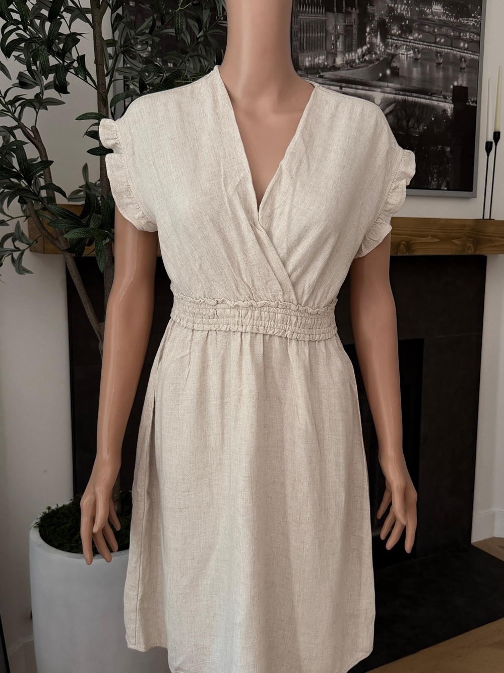 Monteau Women's Cream Linen V-Neck Smocked Waist Dress